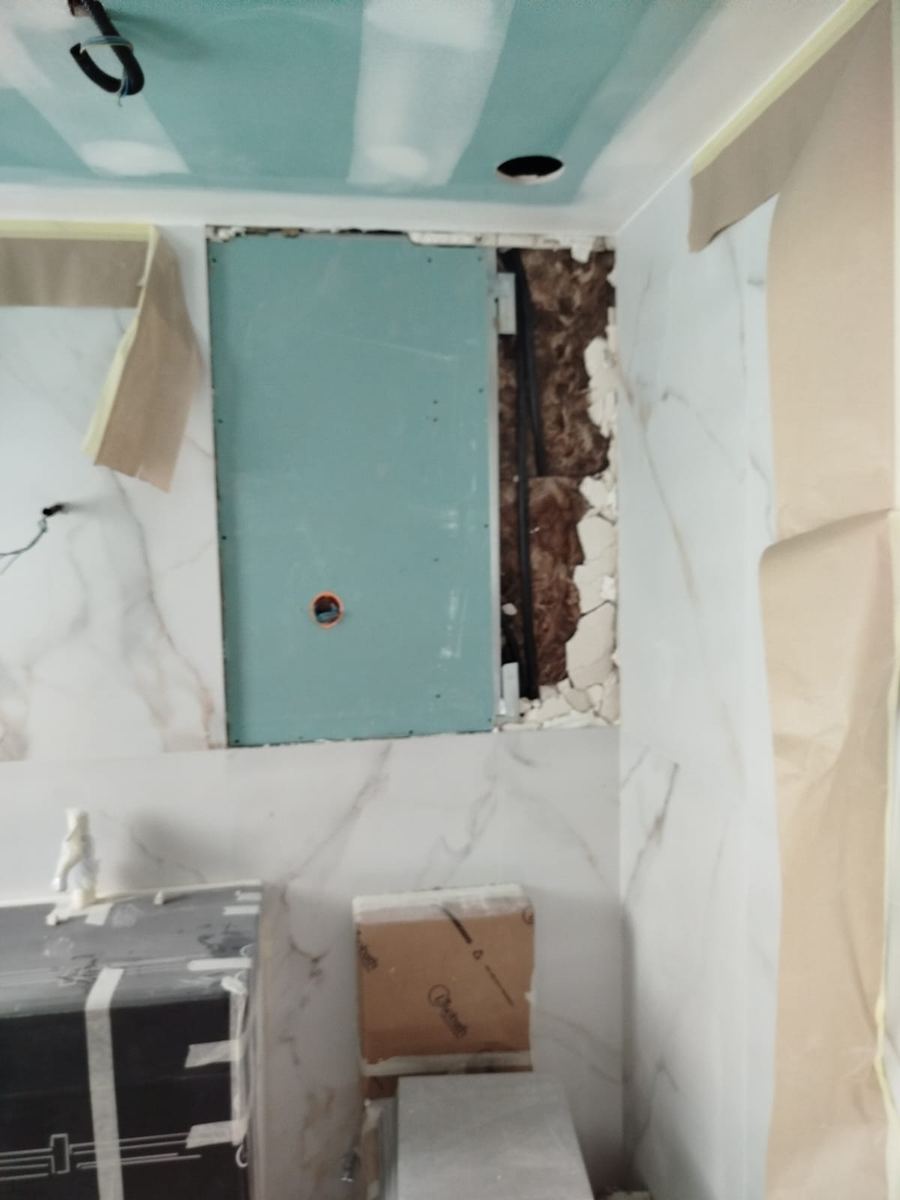 Registro de instalación con aislamiento visto, trabajo de pladur